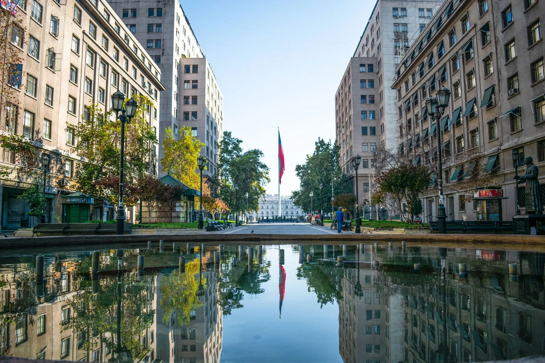️ Le centre historique : Plaza de Armas et La Moneda
